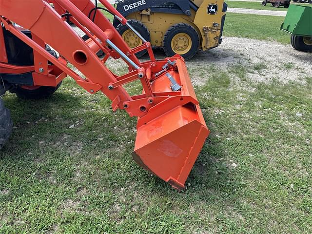 Image of Kubota L3560 equipment image 4