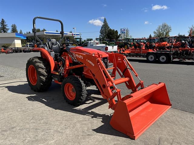 Image of Kubota L3560HST-LE equipment image 3