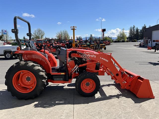 Image of Kubota L3560HST-LE equipment image 4