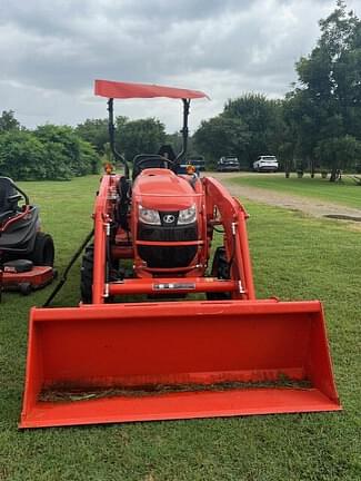 Image of Kubota L3901 equipment image 2