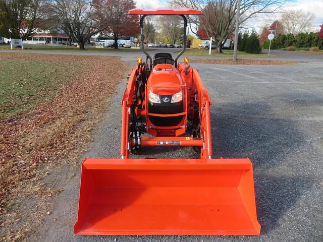 Image of Kubota L3901D equipment image 2