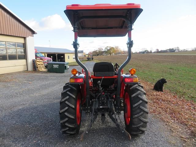 Image of Kubota L3901D equipment image 3