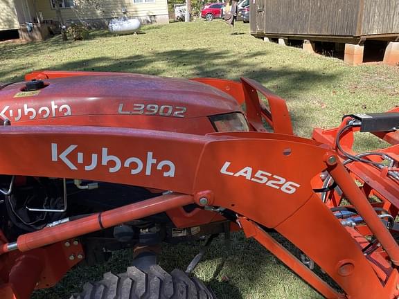 Image of Kubota L3902 equipment image 1