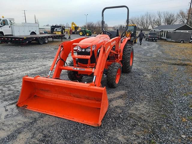 Image of Kubota L3902 equipment image 1