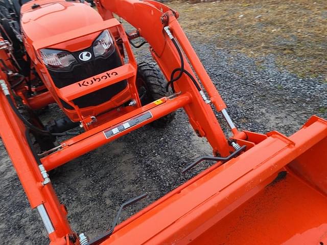 Image of Kubota L3902 equipment image 3