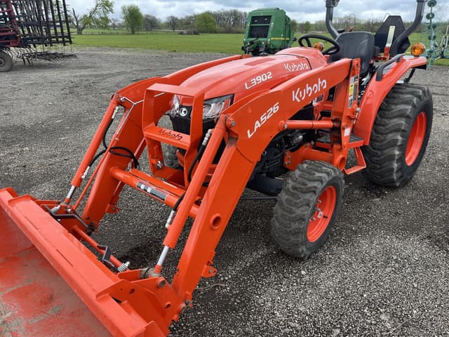 Image of Kubota L3902HST equipment image 2