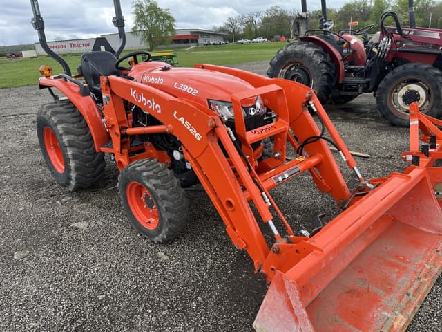 Image of Kubota L3902HST equipment image 3