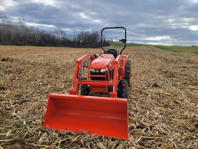 Image of Kubota L3902HST equipment image 1