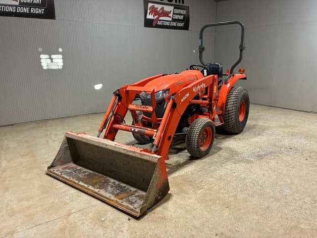 Image of Kubota L3902HST equipment image 1