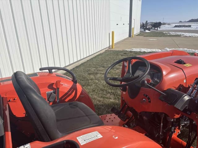 Image of Kubota L4701HST equipment image 4
