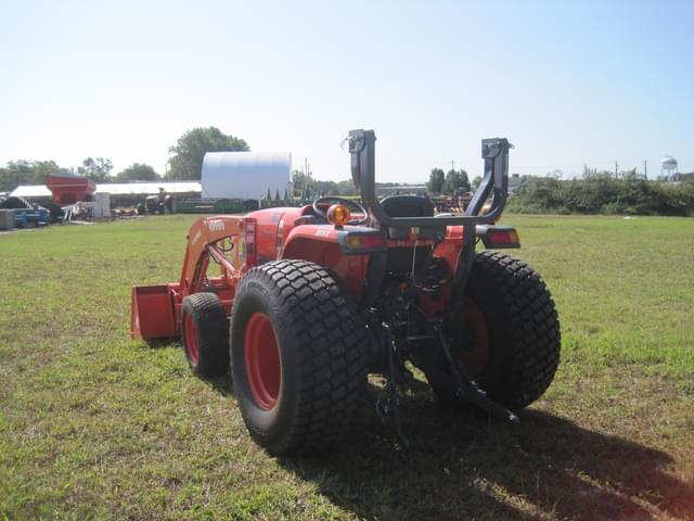 Image of Kubota L4701 equipment image 3