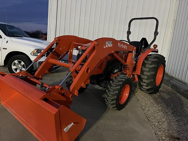 Image of Kubota L4701 equipment image 1