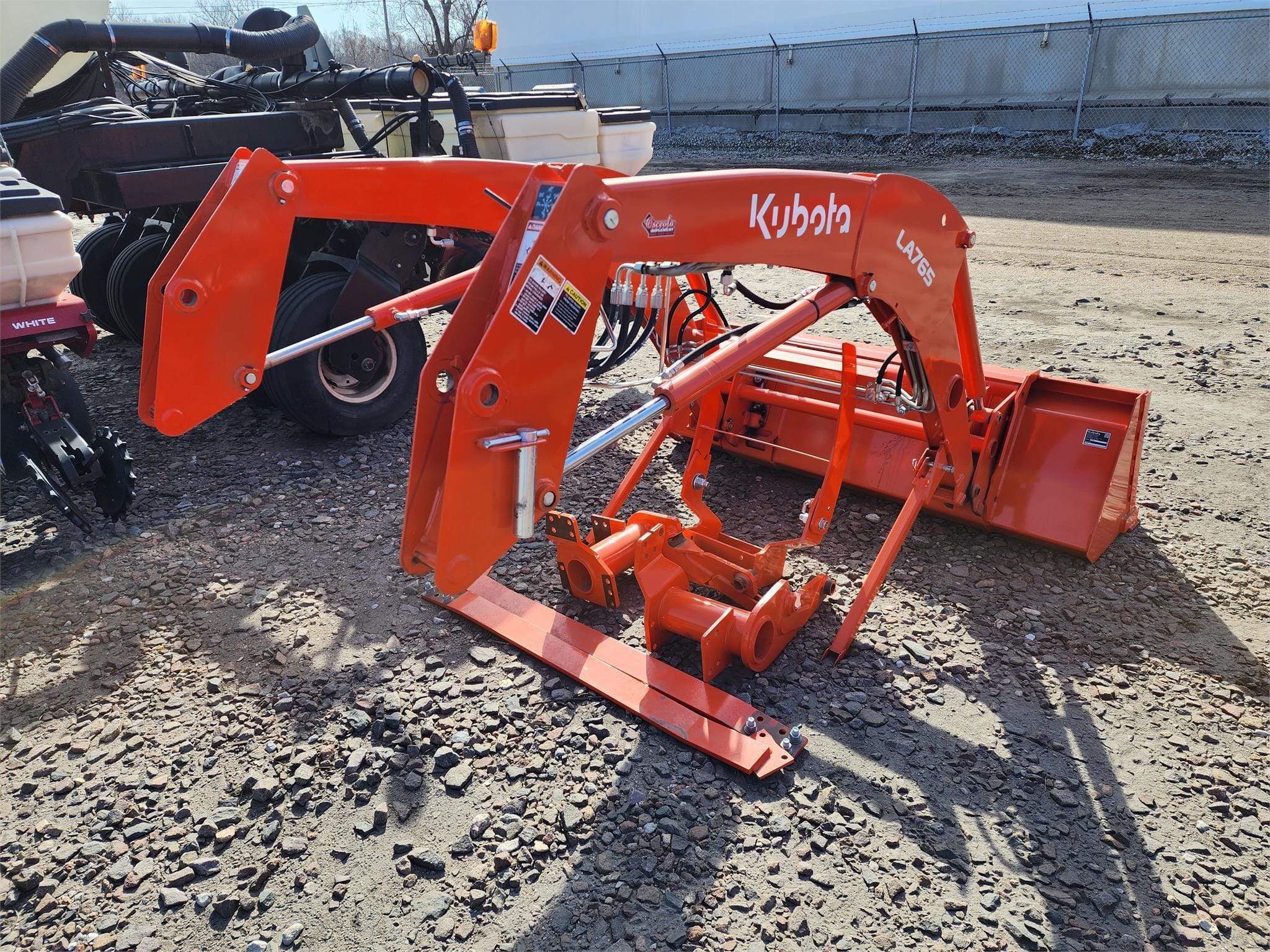 2022 Kubota LA765 Equipment Image0
