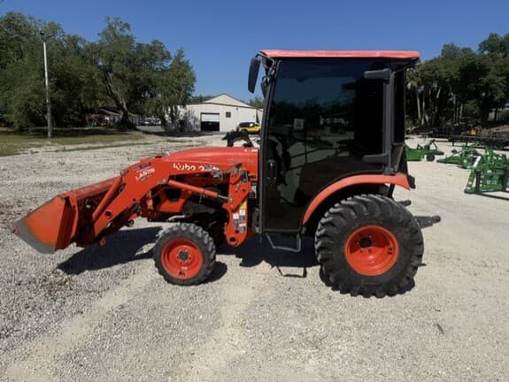 Image of Kubota LX2610 Primary image