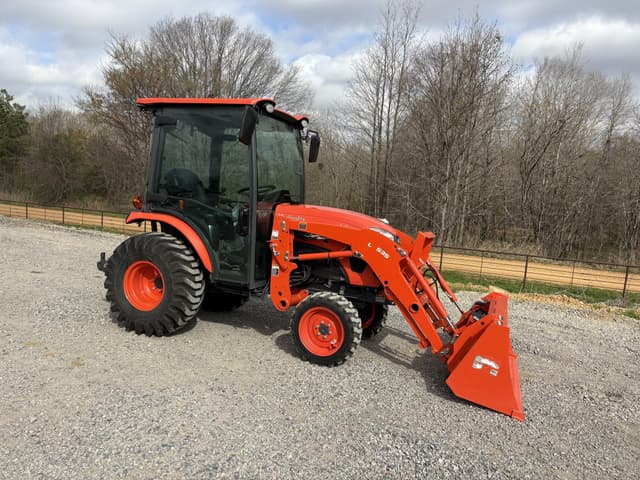 Image of Kubota LX2610HSD equipment image 1