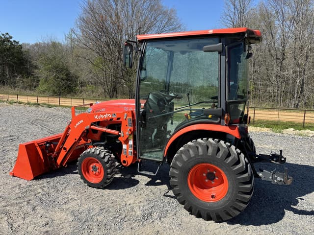 Image of Kubota LX2610HSD equipment image 3
