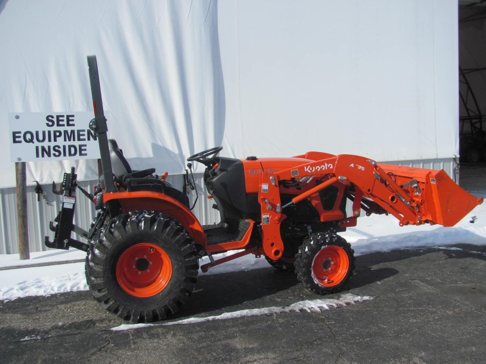 2022 Kubota LX2610HSD Equipment Image0
