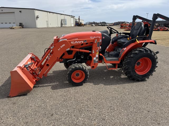 Image of Kubota LX2610HSD equipment image 2