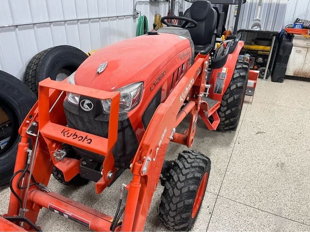 Image of Kubota LX2610HSD equipment image 4
