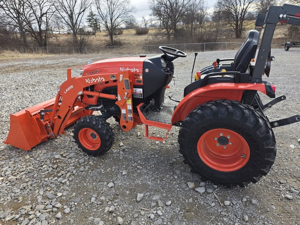 2022 Kubota LX2610HSD Equipment Image0