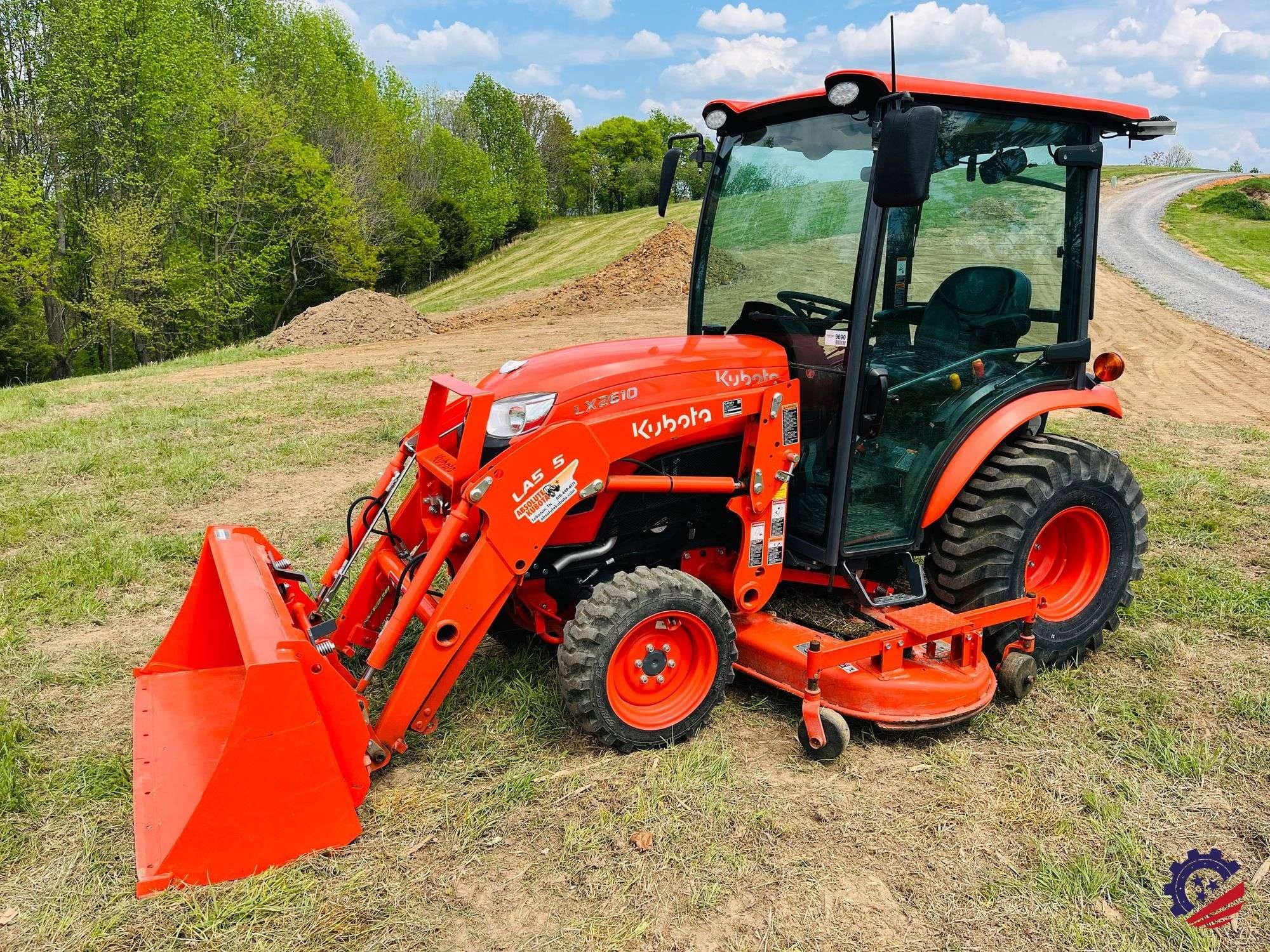 2022 Kubota LX2610HSD Equipment Image0