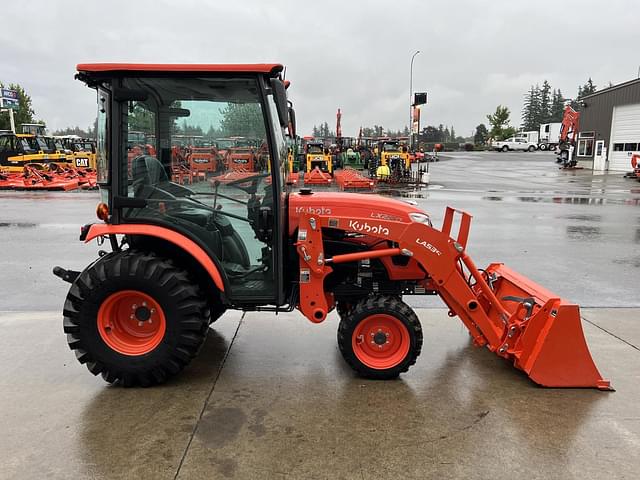 Image of Kubota LX2610HSDC equipment image 4