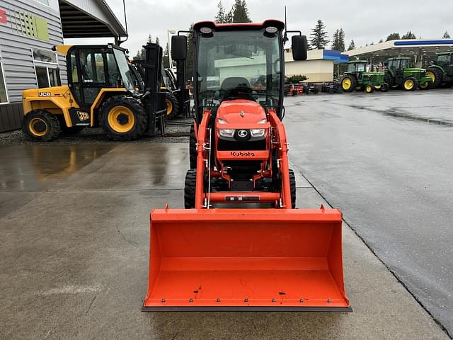 Image of Kubota LX2610HSDC equipment image 2