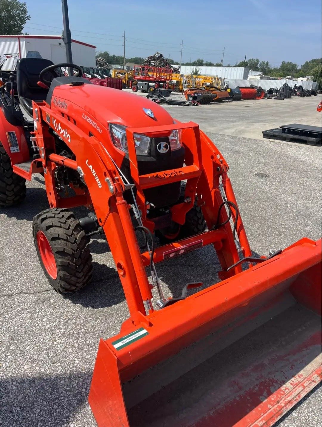 2022 Kubota LX2610SUHSD Equipment Image0