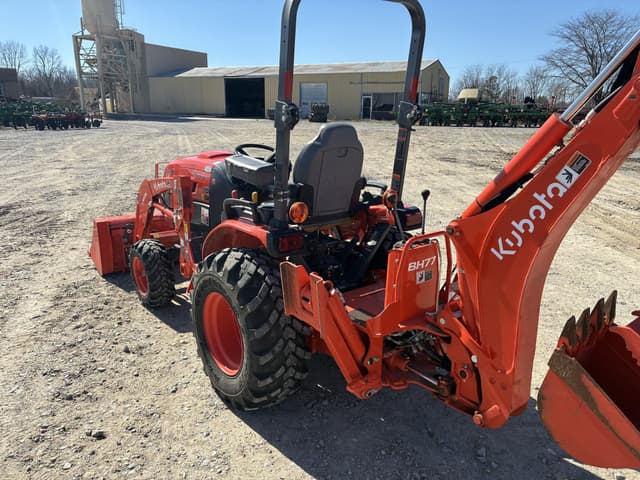 Image of Kubota LX3310 equipment image 3