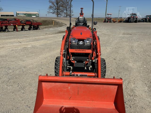 Image of Kubota LX3310 equipment image 2