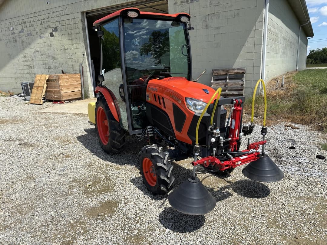 Image of Kubota LX3310 Primary image
