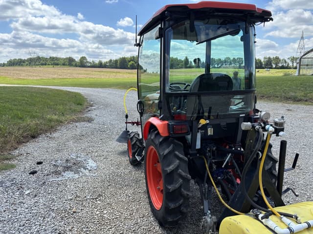 Image of Kubota LX3310 equipment image 4