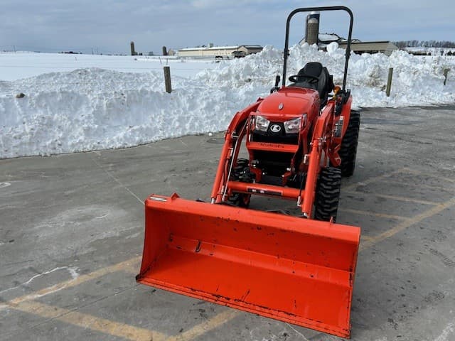 Image of Kubota LX3310HSD equipment image 2