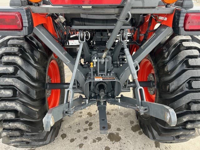 Image of Kubota LX3310HSD equipment image 4