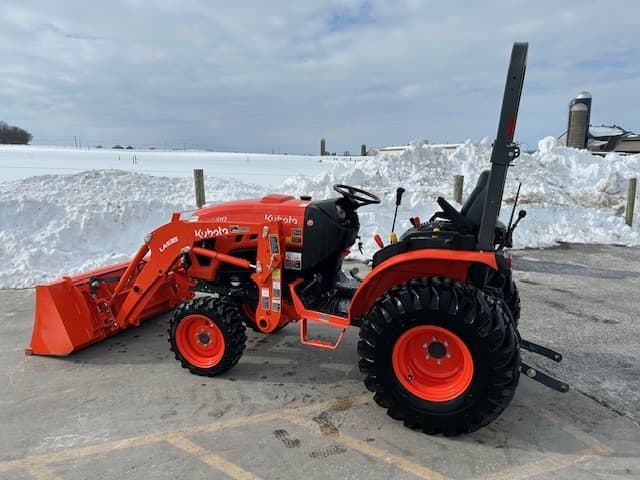 Image of Kubota LX3310HSD equipment image 1