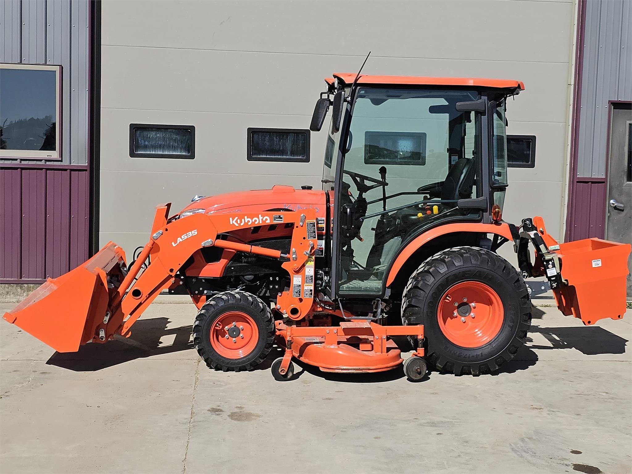 2022 Kubota LX3310 Equipment Image0
