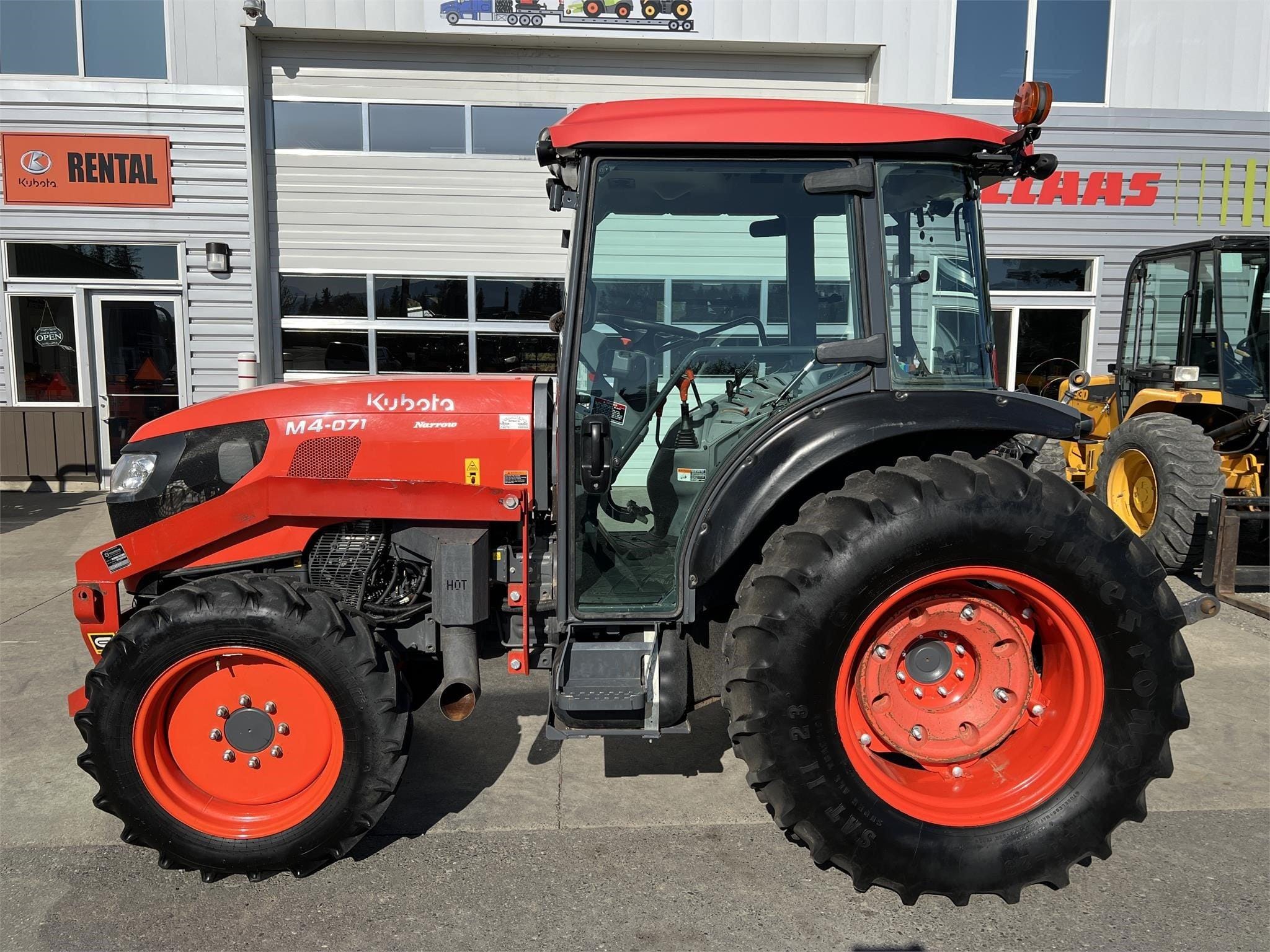2022 Kubota M4N-071HDC12 Equipment Image0