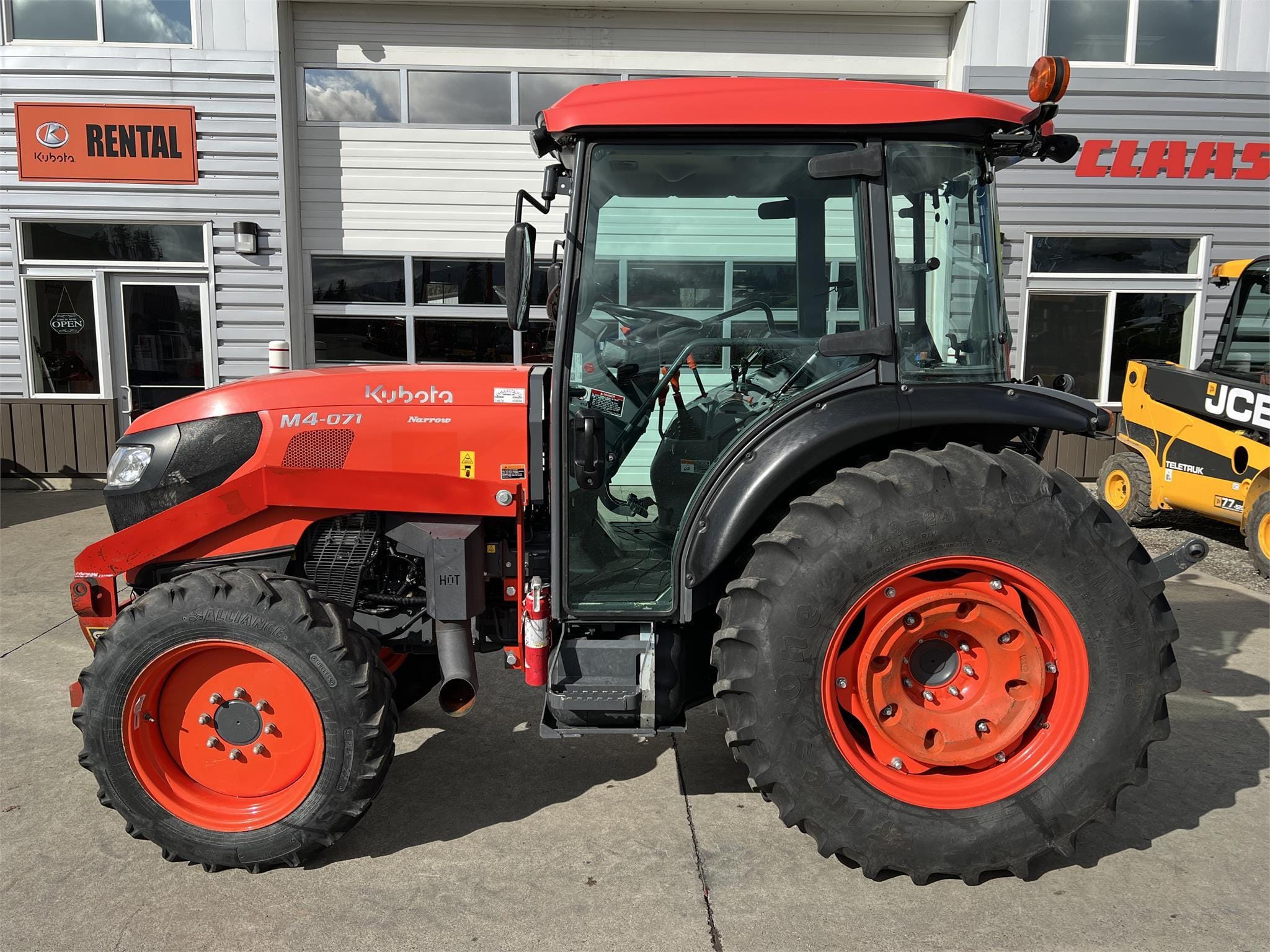 2022 Kubota M4N-071 Equipment Image0