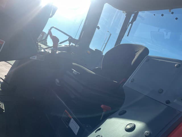 Image of Kubota M5-091HD equipment image 4