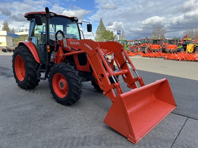 Image of Kubota M5-111HDC24 equipment image 3