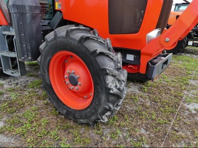 Image of Kubota M6-111 equipment image 2
