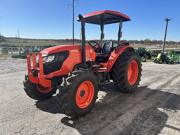 Image of Kubota M6060 equipment image 2