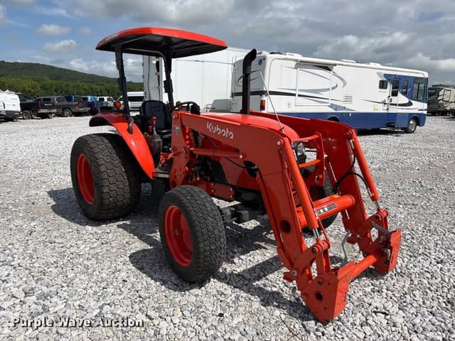Image of Kubota M6060 equipment image 2