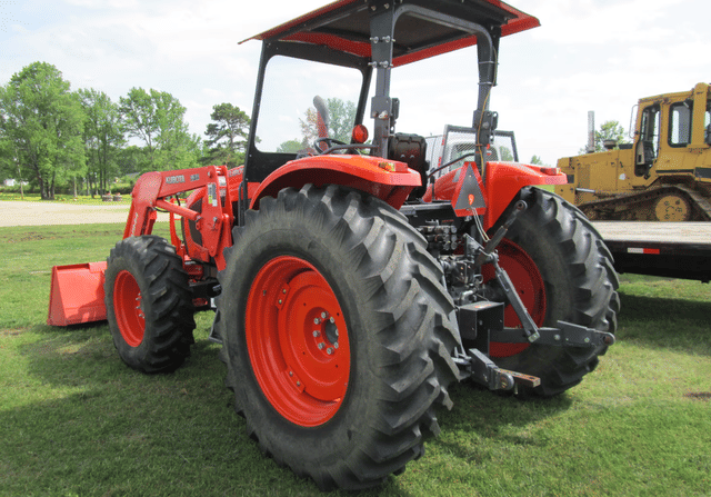 Image of Kubota M6S-111 equipment image 3