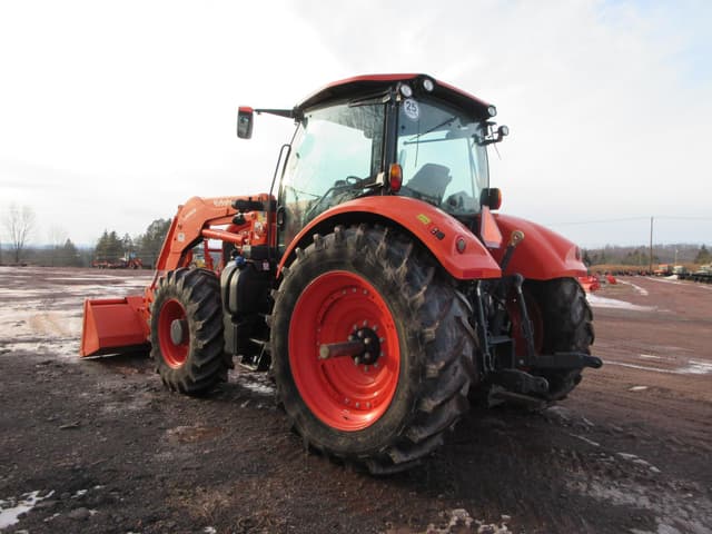 Image of Kubota M7.132 Deluxe equipment image 2