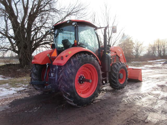Image of Kubota M7.132 Deluxe equipment image 1