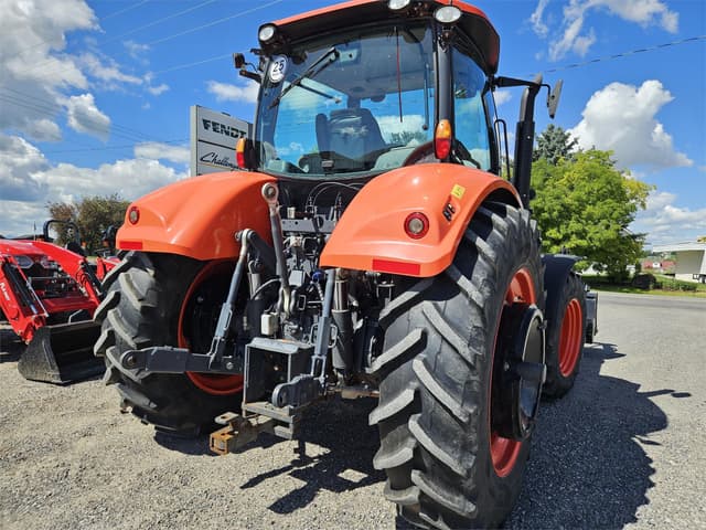 Image of Kubota M7.132 Deluxe equipment image 4
