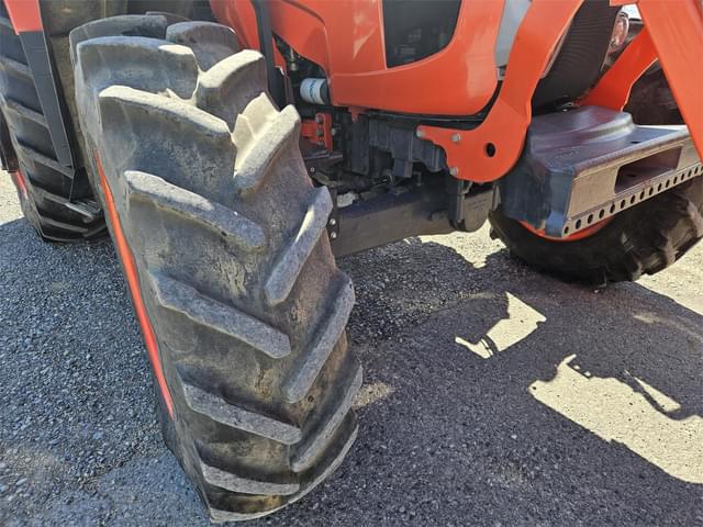 Image of Kubota M7.132 Deluxe equipment image 3
