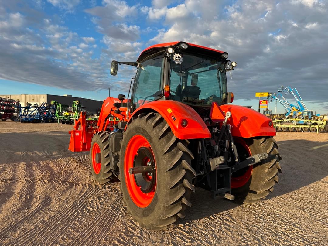 Image of Kubota M7.132 Deluxe Image 1