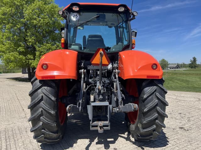 Image of Kubota M7.152 Deluxe equipment image 2